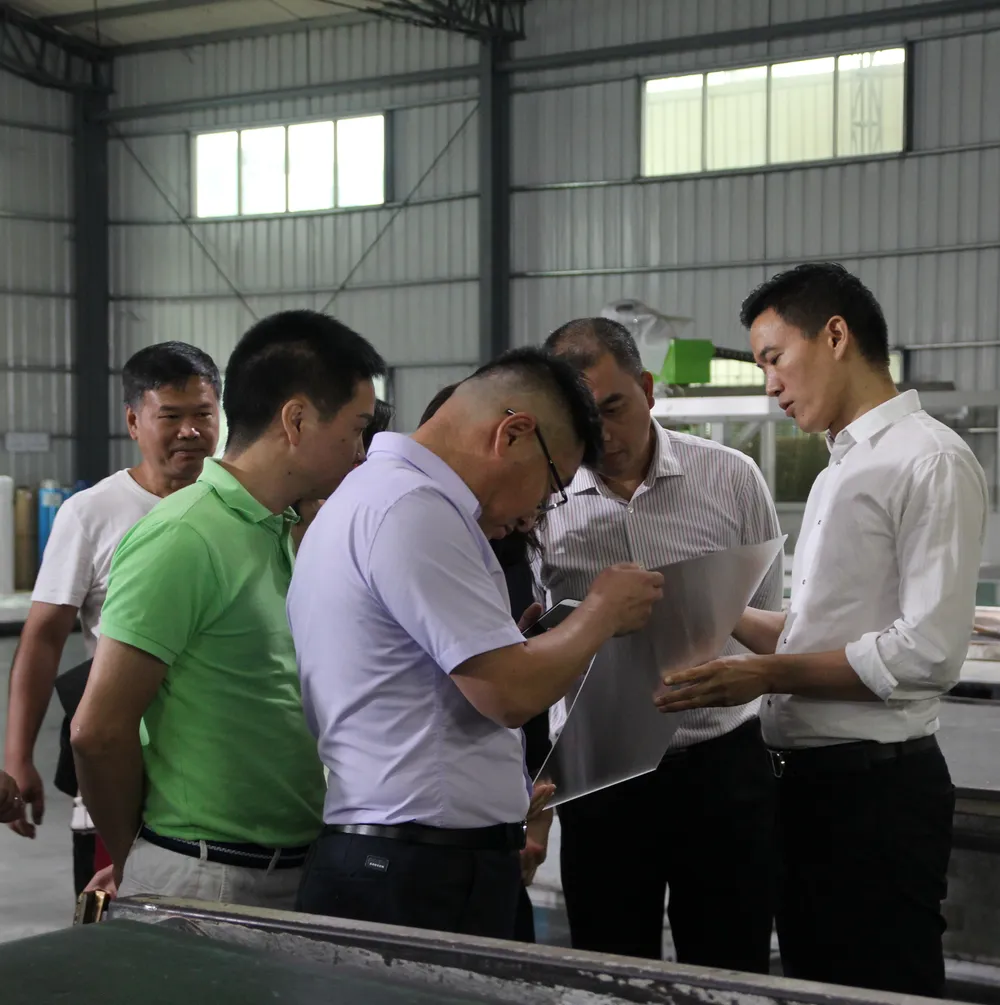 Customer visits the factory 1