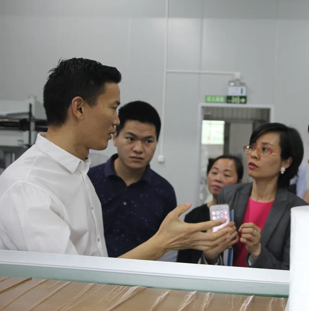 Customer visits the factory 2