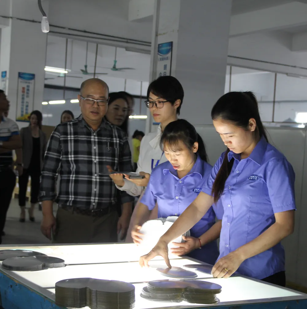 Customer visits the factory 3