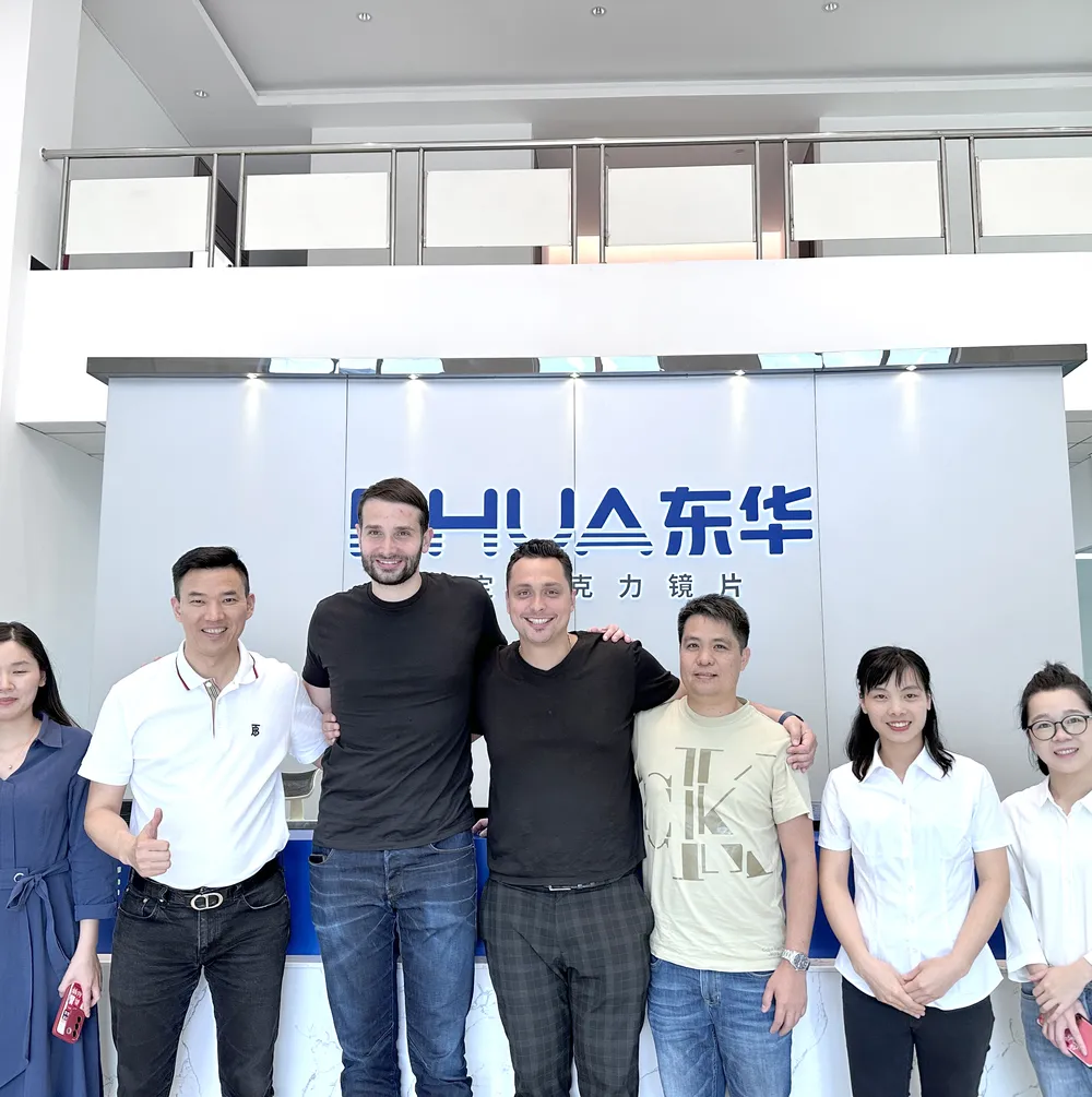 Take a photo with the customer at the front desk 1