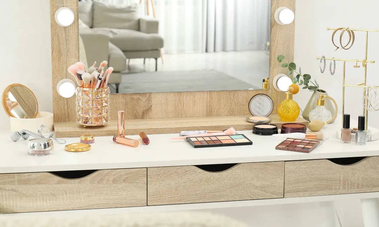Vanity Table with Mirror