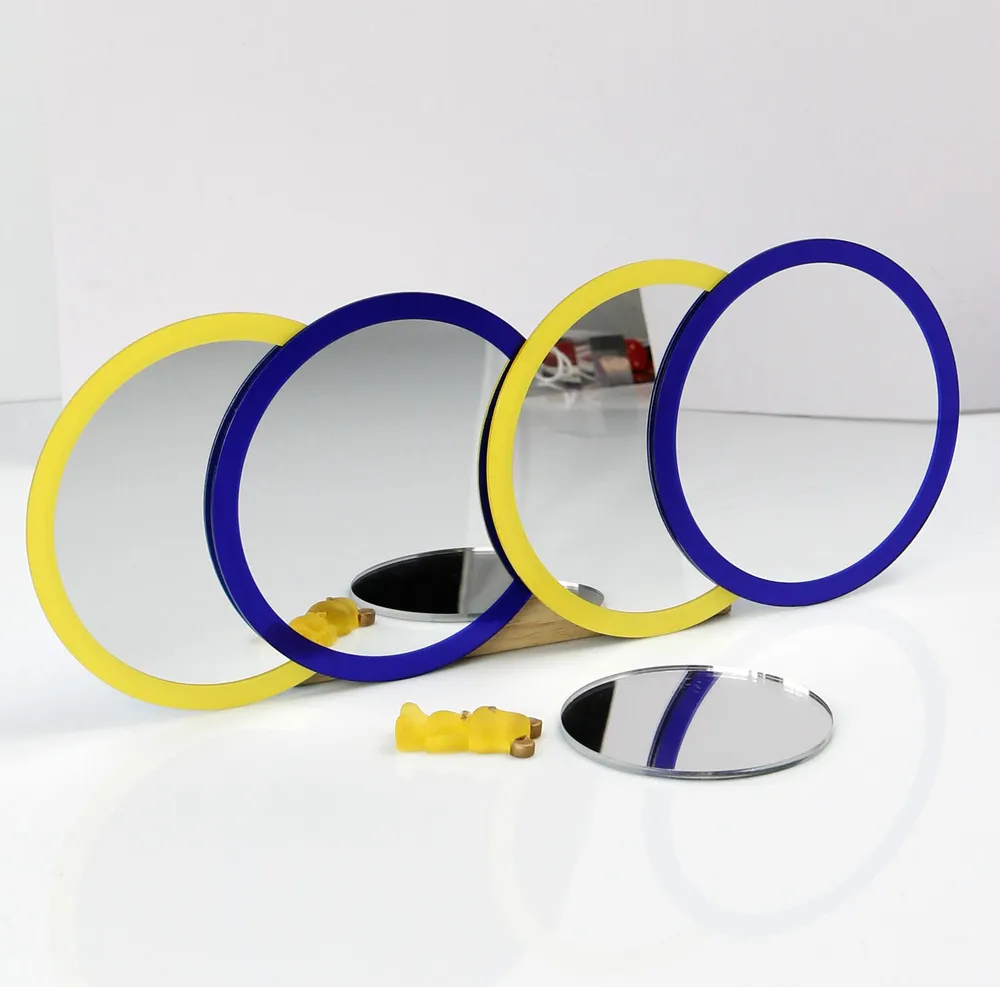 Printing a border on the mirror edge 1