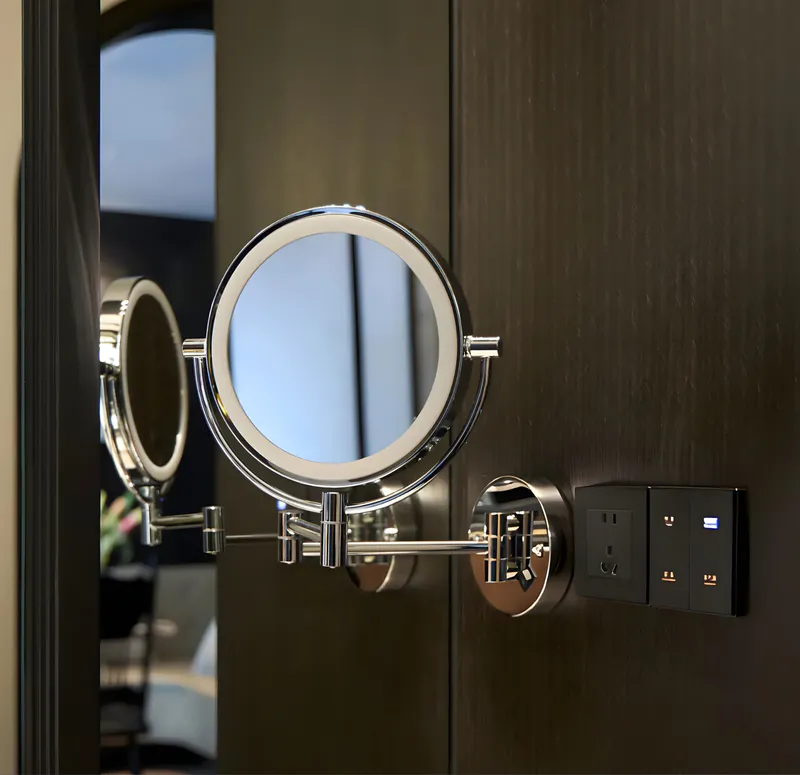 Extendable Swivel Makeup Mirror page cover