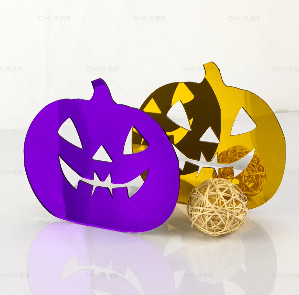 Pumpkin-shaped mirror