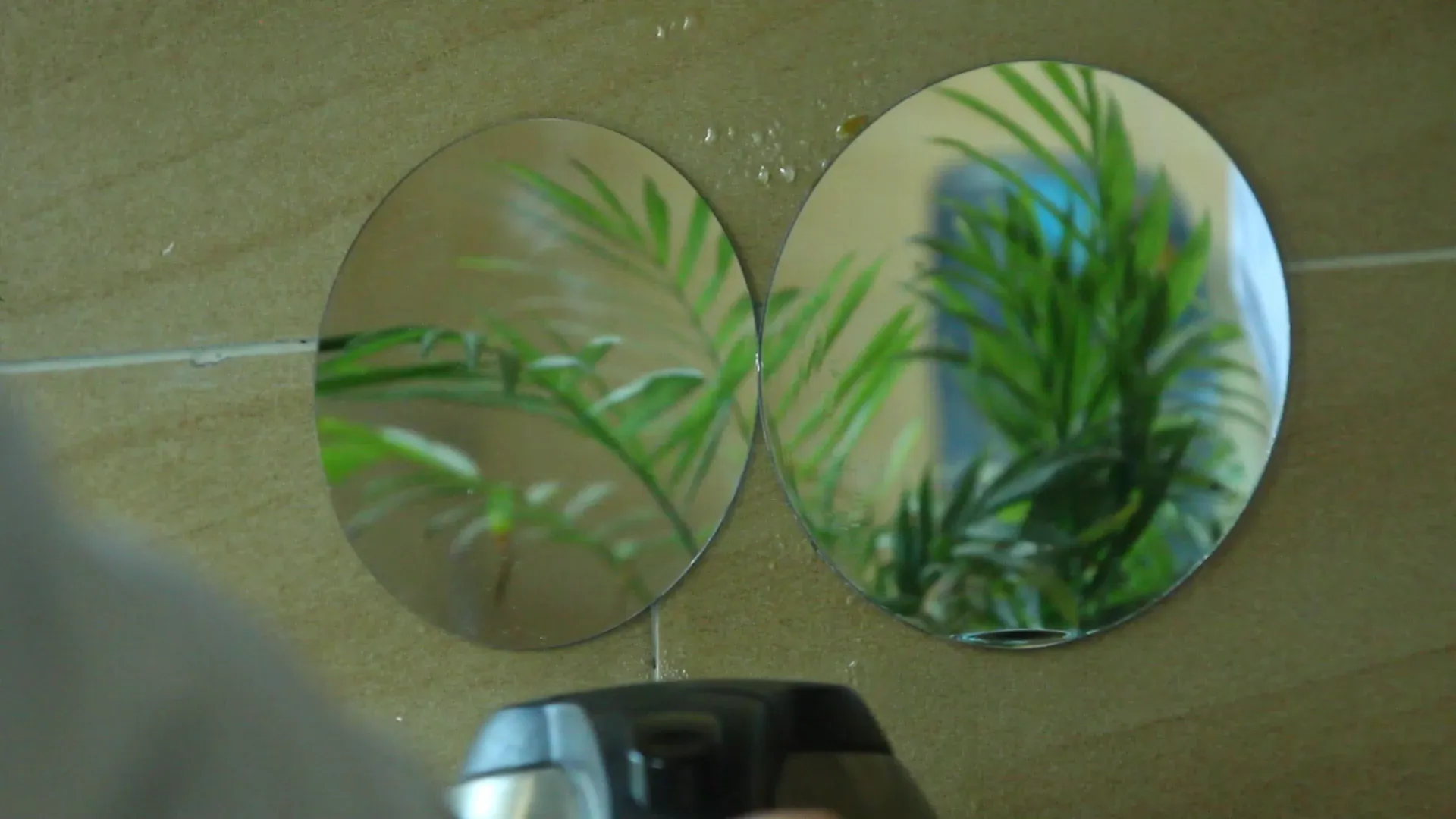 Mirror anti-fog test - ordinary mirror (left side) and anti-fog mirror (right side) video cover