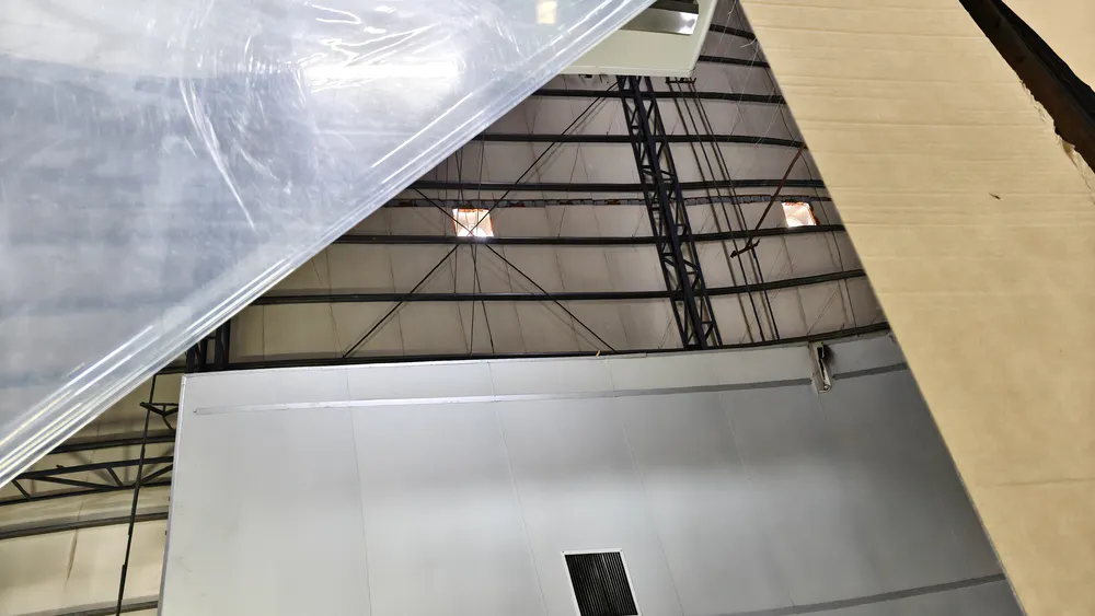 Peel off the protective film on the mirror panel to check the mirror surface reflective effect