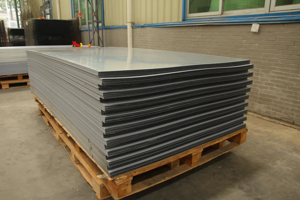 Standard acrylic large mirror sheets stacked on the pallet 2