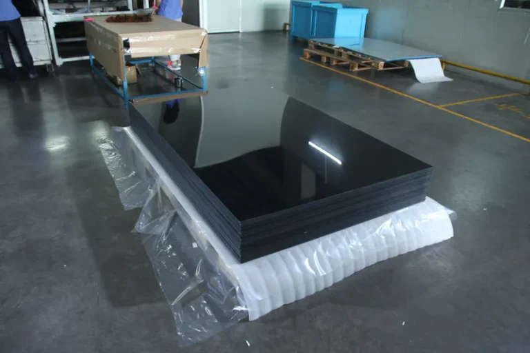 Black acrylic mirror produced by DHUA