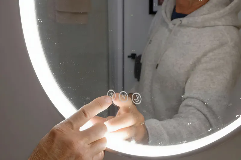 Using a Smart Mirror in the Dark