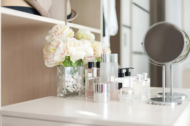 Acrylic mirror products on the dressing table