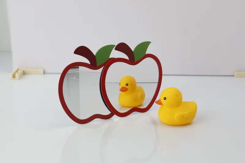 Achieve the effect of a framed mirror through printing