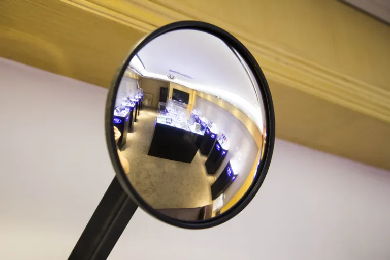 The convex mirror hanging in the indoor showroom of Donghua Company